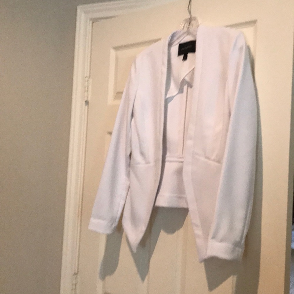 Blazer - Picture 6 of 6